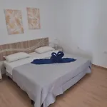 Casa Micia בית נופש ארונה